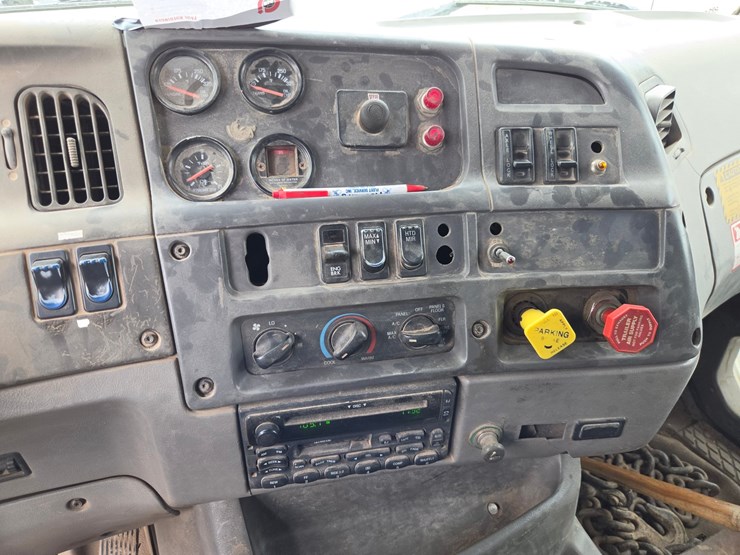 2002-sterling-l9500-image-62