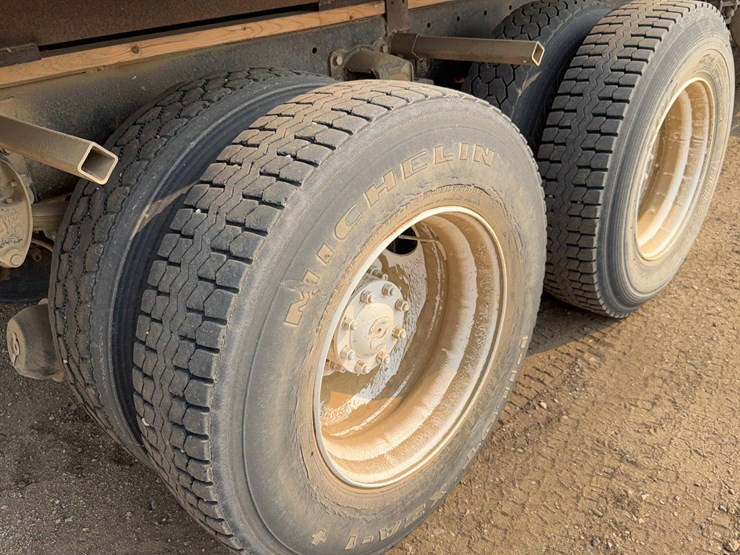 1987-freightliner-flc-grain-truck-image-13