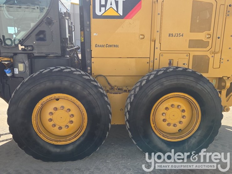 2015-caterpillar-140m3-awd-image-10