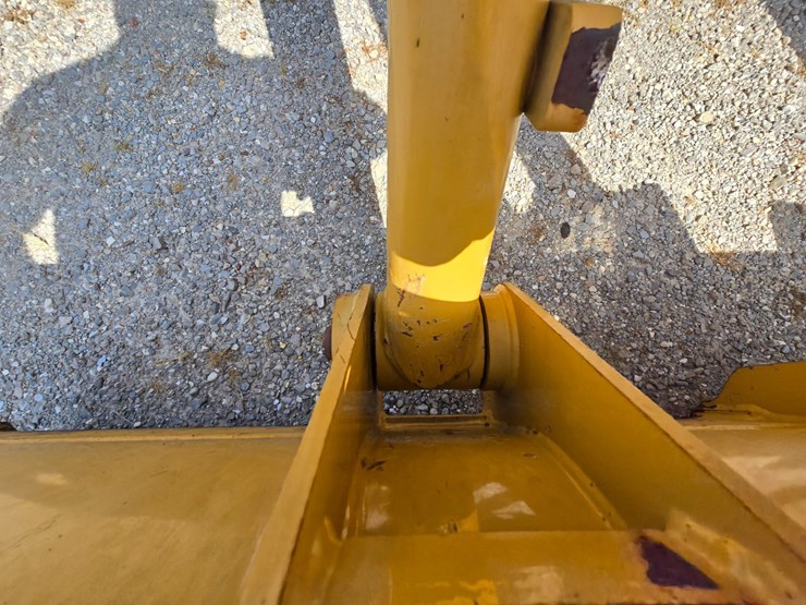 caterpillar-420e-image-103