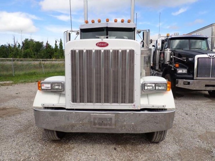 2004-peterbilt-379-image-10