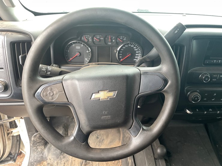 2014-chevrolet-3500-image-17