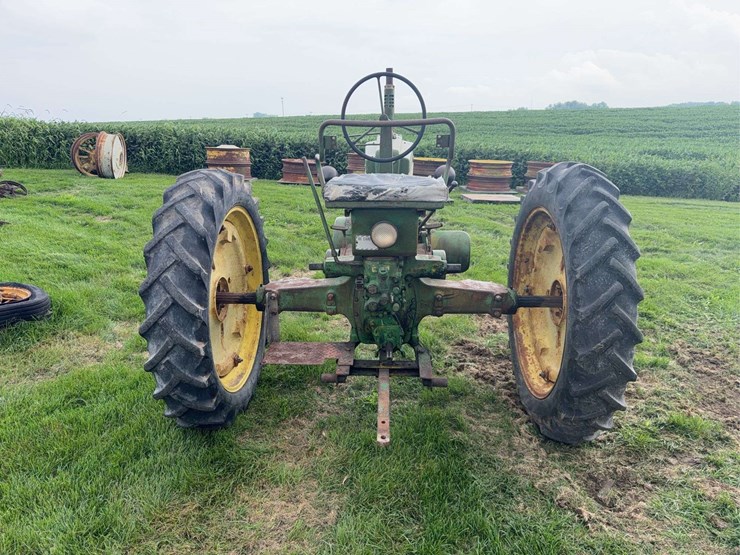 john-deere-b-image-4