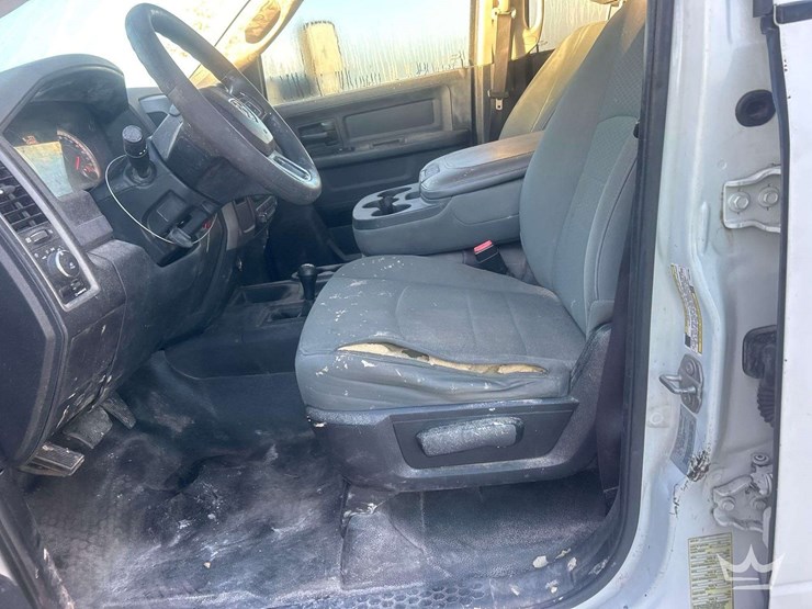2017-dodge-3500-image-12