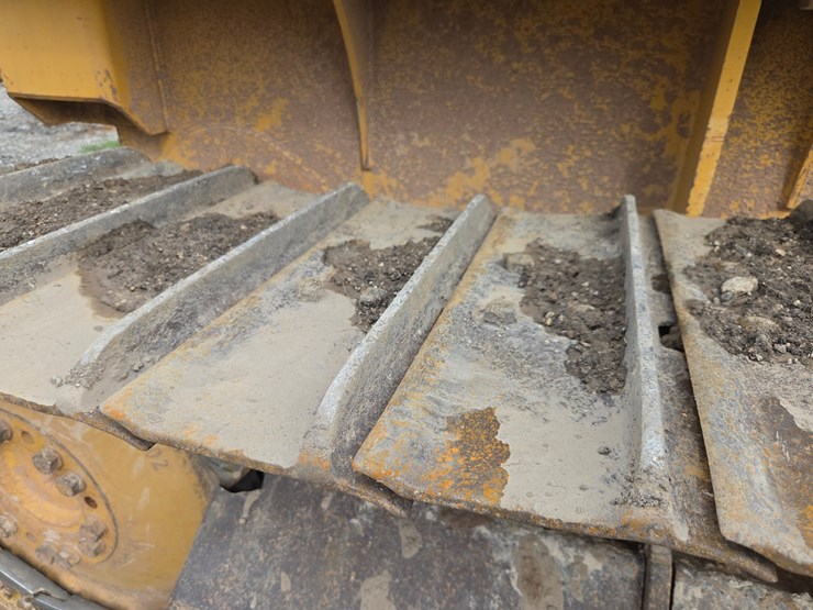 2004-deere-650h-xlt-image-59