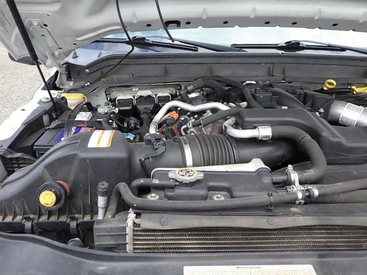 2016-ford-550-image-21
