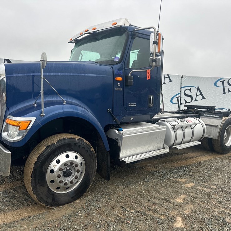 2020 INTERNATIONAL HX520