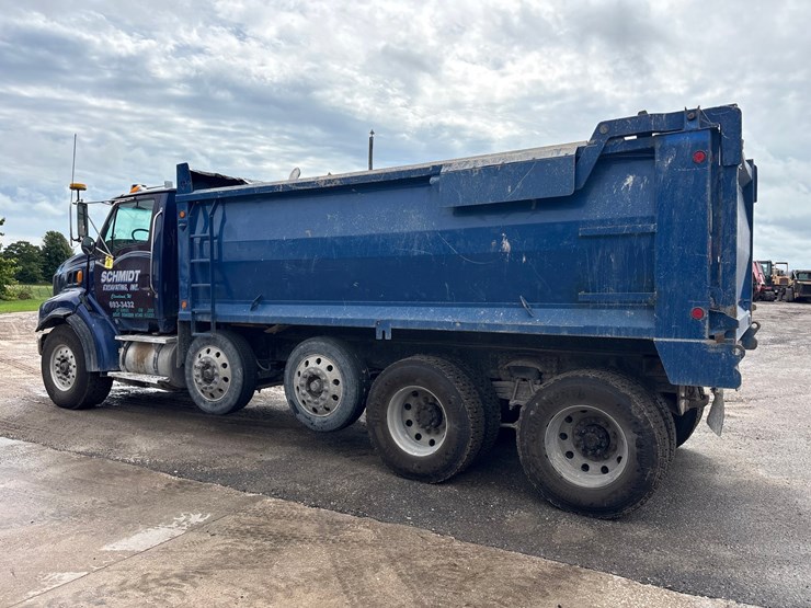 2002-sterling-l9500-image-3