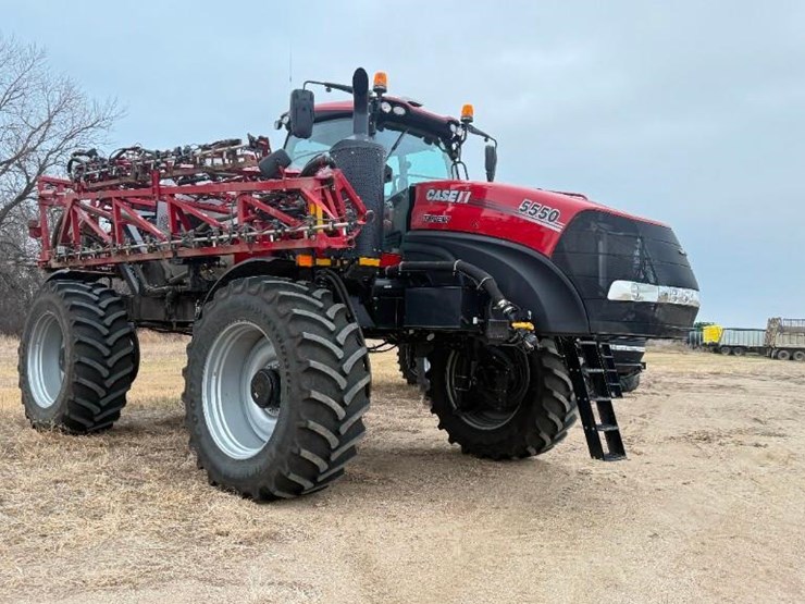 2024-case-ih-trident-5550-image-3