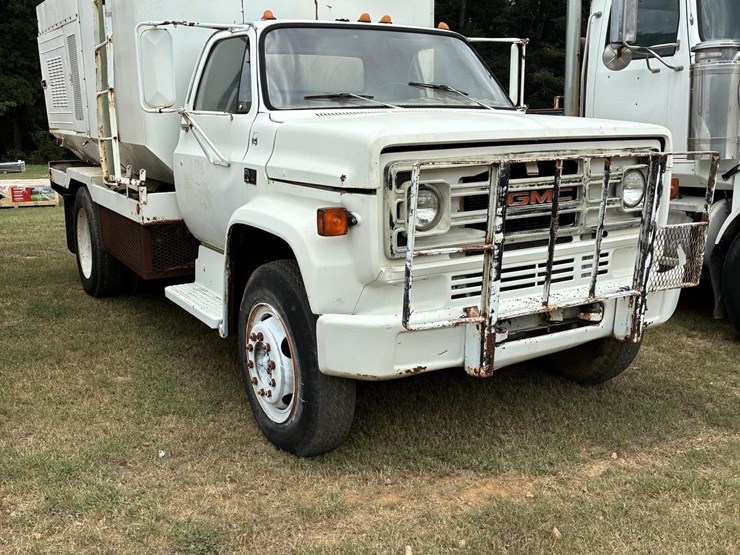 1989-gmc-7000-image-1
