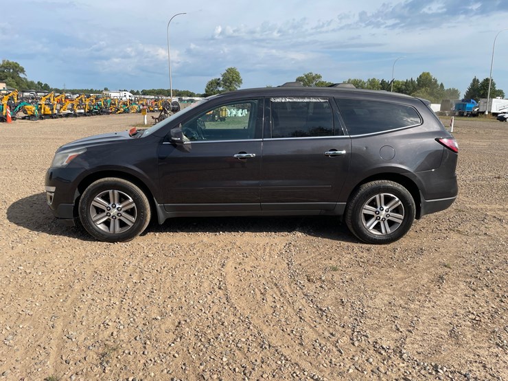2016-chevrolet-traverse-image-2