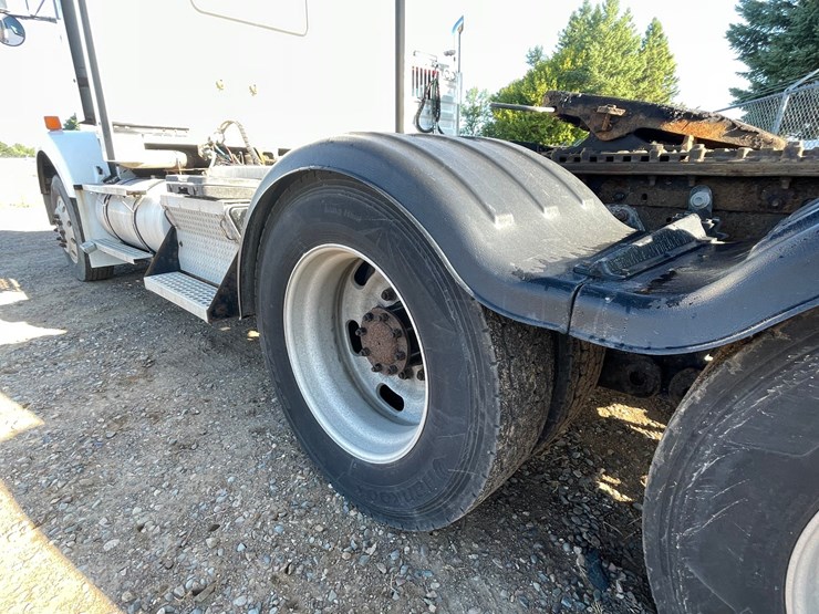 2006-kenworth-t800b-image-21
