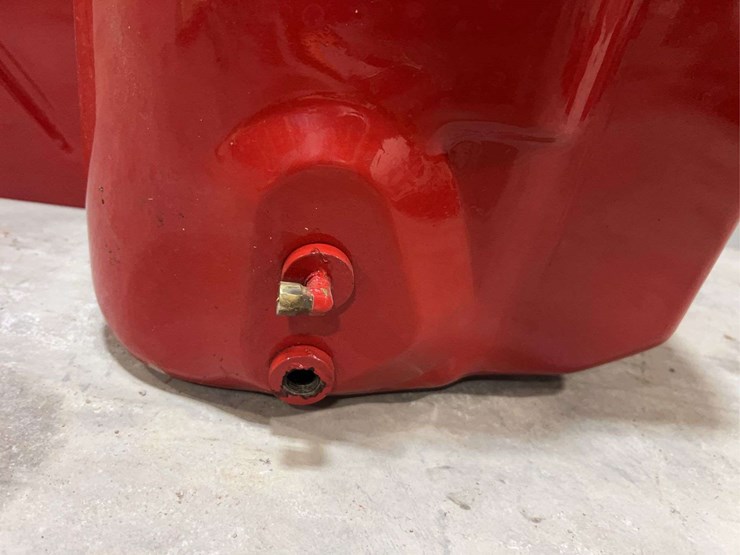 international-harvester-656-row-crop-utility-diesel-fuel-tank-image-12
