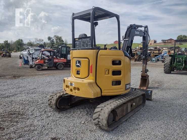 2021-deere-35g-image-36