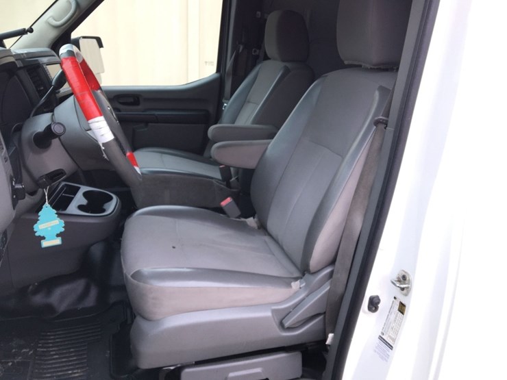 2021-nissan-nv2500-image-10