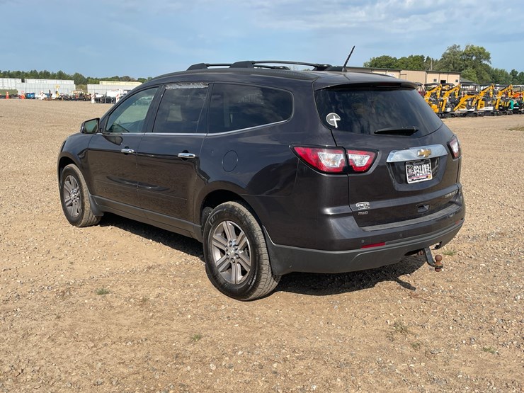 2016-chevrolet-traverse-image-3