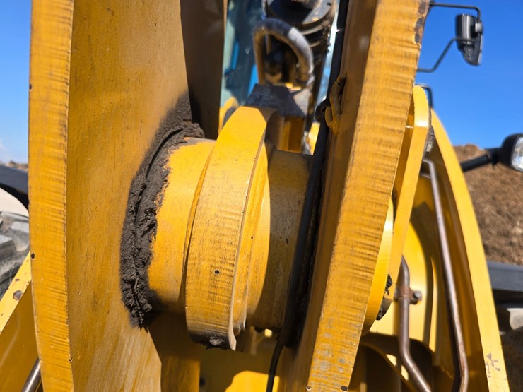 2016-caterpillar-930m-image-22