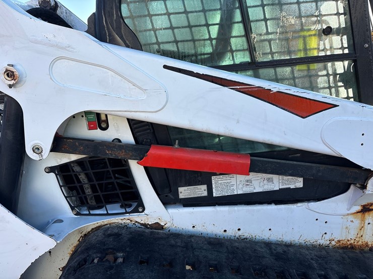 2019-bobcat-t595-image-16