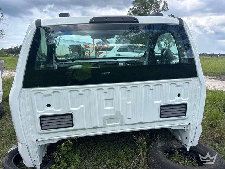 2025-ford-f550-image-7