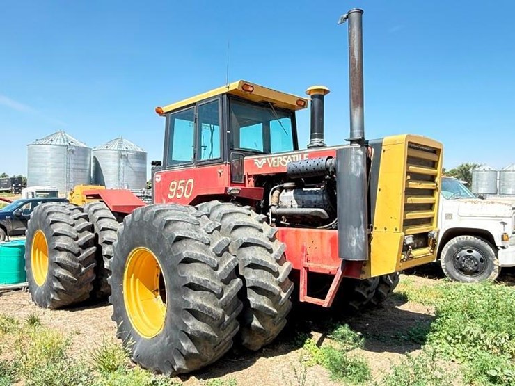 1977-versatile-950-image-3