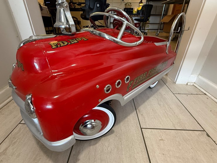 #1011-•-vintage-fdny-fire-fighter-pedal-car---engine-23-image-5