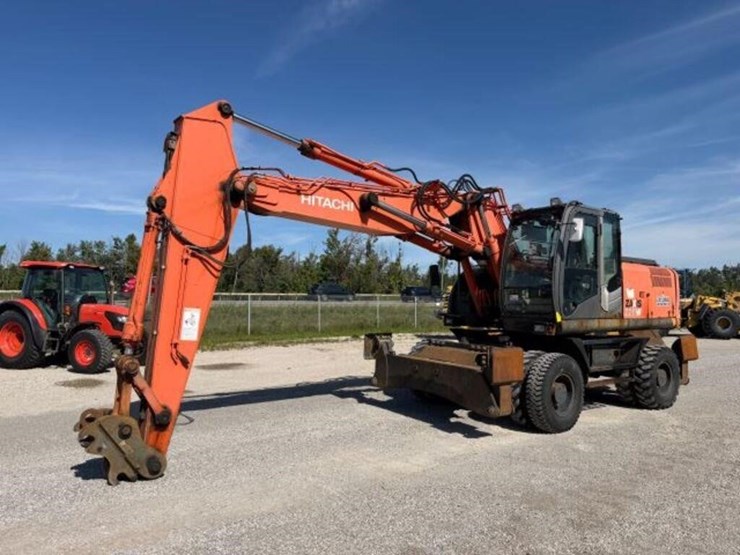 2014-hitachi-zx220w-3-image-1