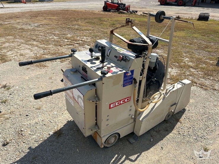 2019-edco-ss-26-35k-self-propelled-walk-behind-concrete-saw-image-4