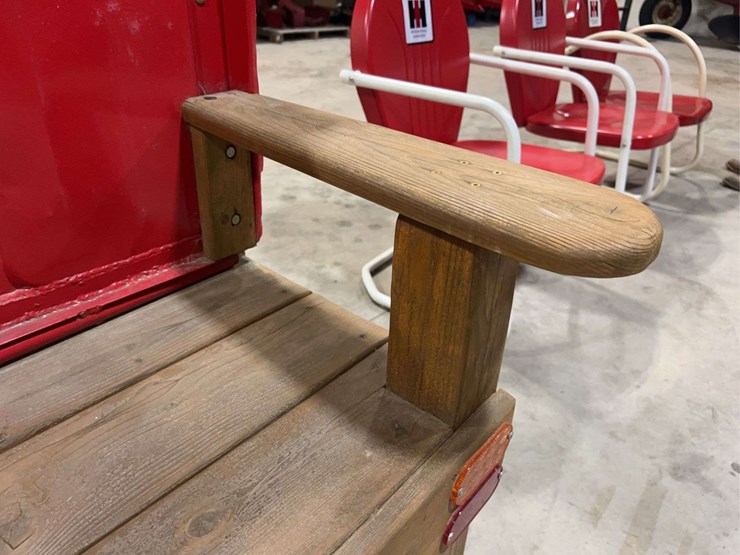 custom-international-harvester-tailgate-bench-image-7