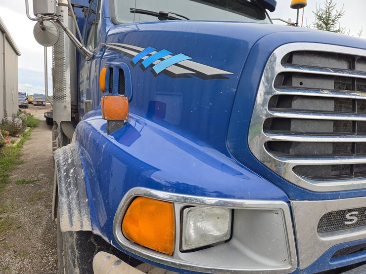 #3224-•-2006-sterling-st-9500-quad-axle-dump-truck-image-14