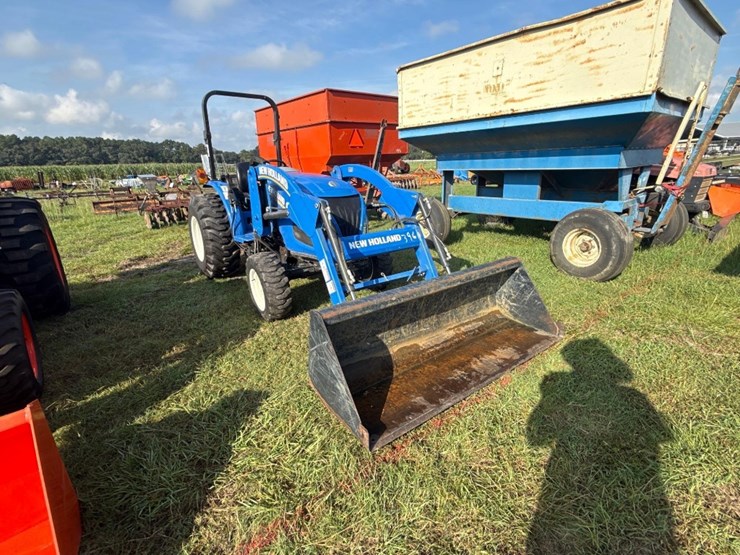 new-holland-workmaster-35-image-1