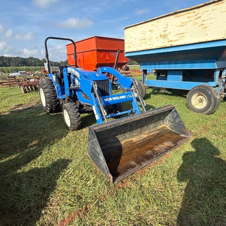 NEW HOLLAND WORKMASTER 35