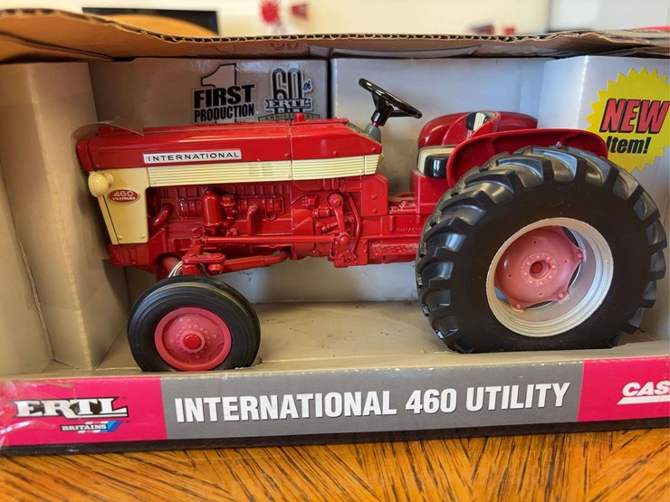 1/16-international-460-utility-image-2