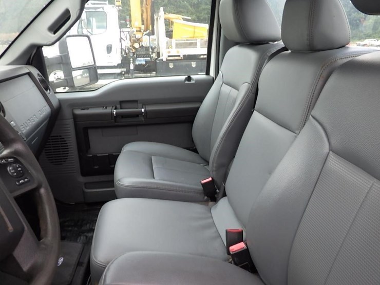 2016-ford-550-image-27