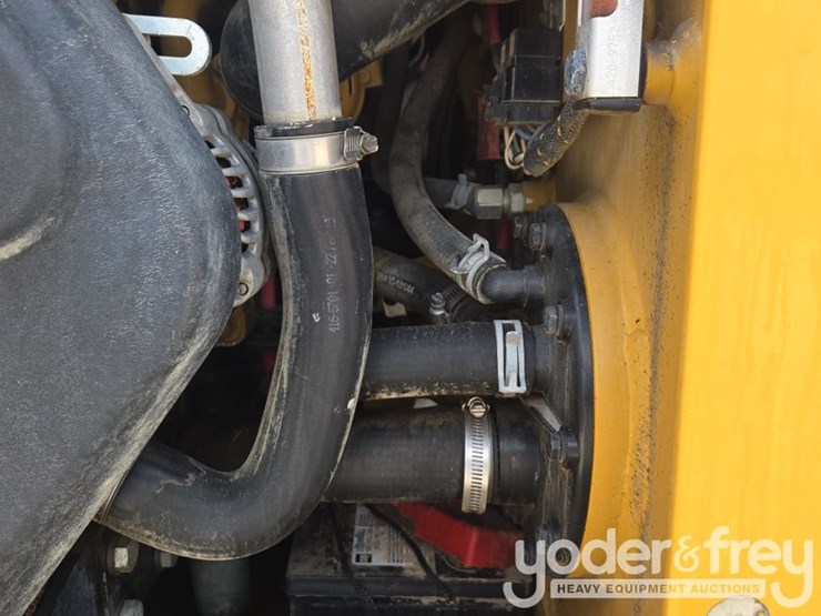2019-caterpillar-226d-image-31