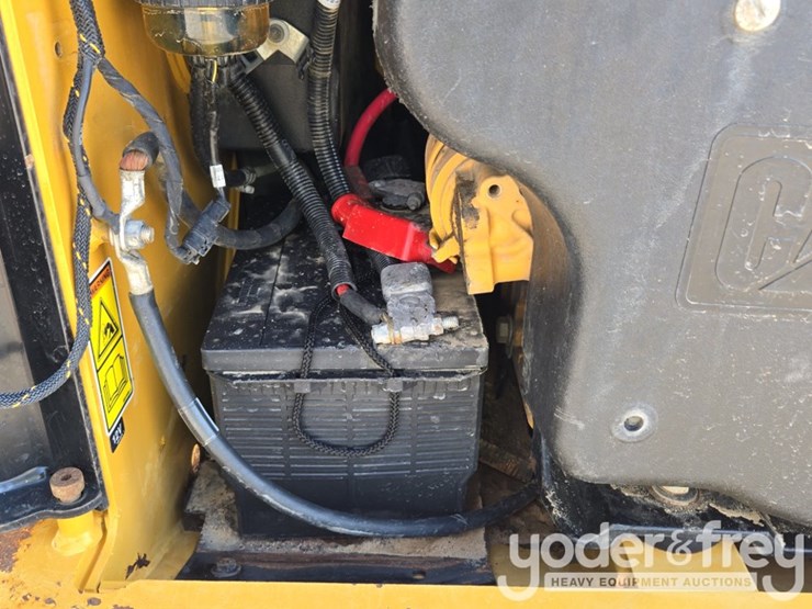 2023-caterpillar-259d3-image-31