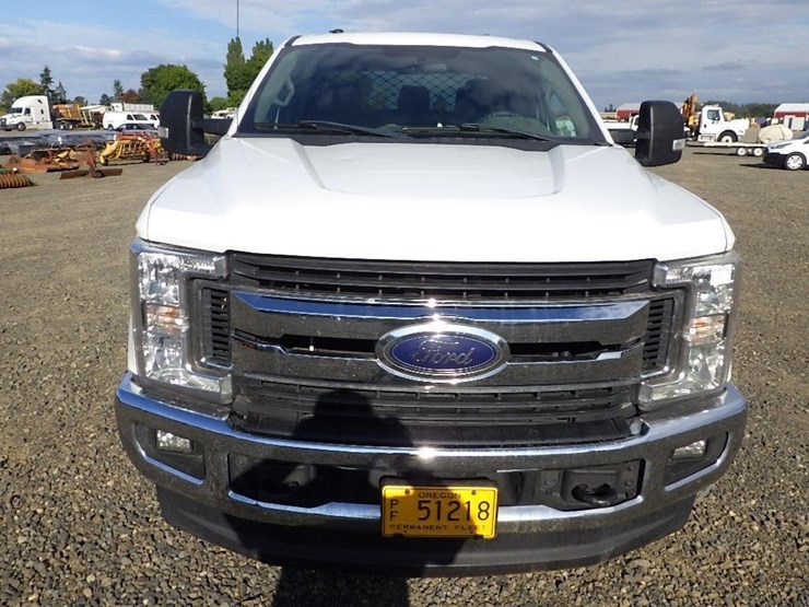 2018-ford-f350-image-8