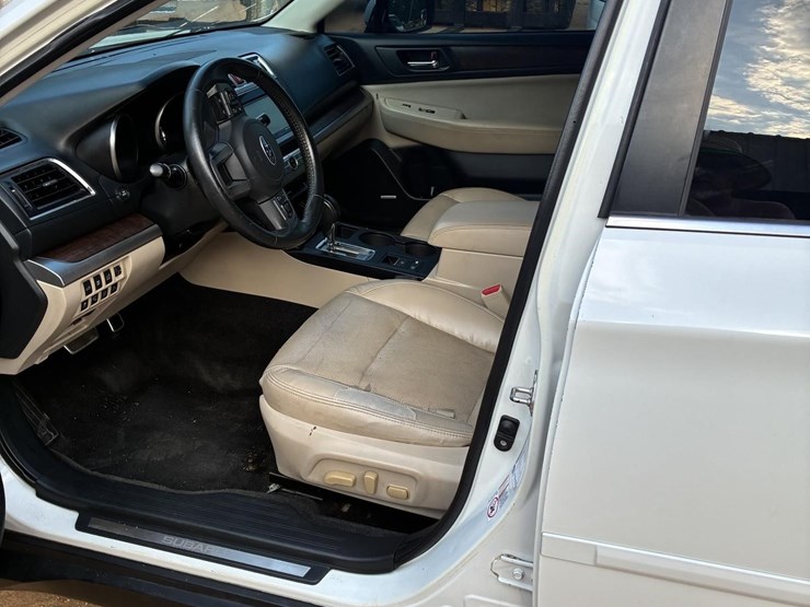 2015-subaru-outback-image-7