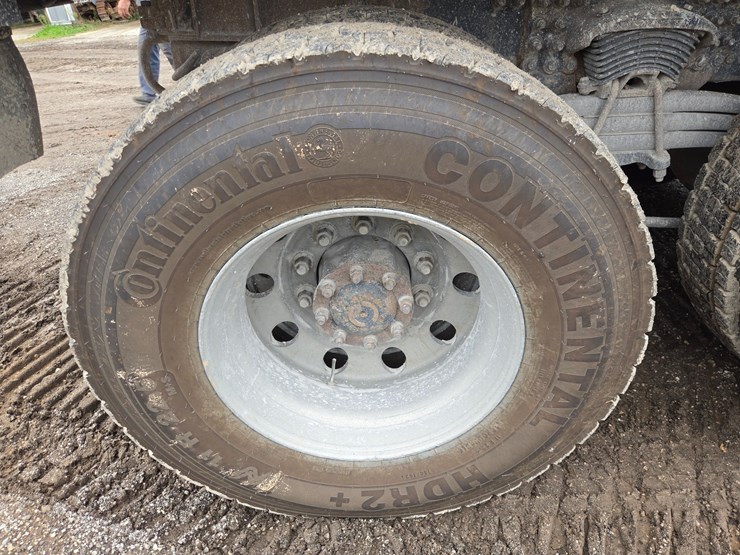 2002-sterling-l9500-image-83