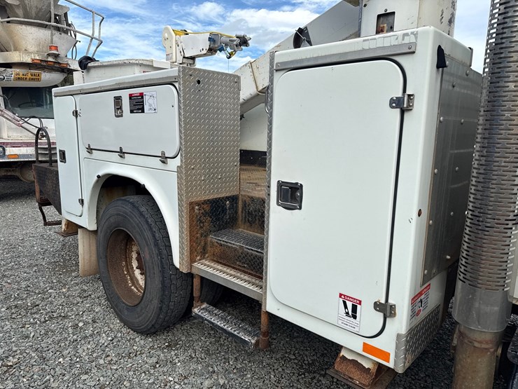 2008-international-durastar-4300-image-34
