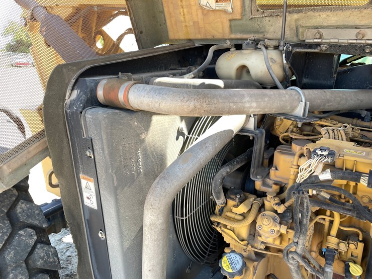 2014-caterpillar-tl642c-image-22