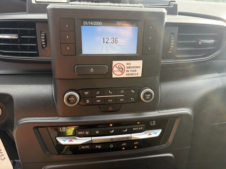 2020-ford-explorer-image-30
