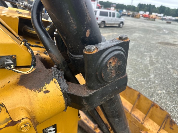 caterpillar-d6t-lgp-image-37