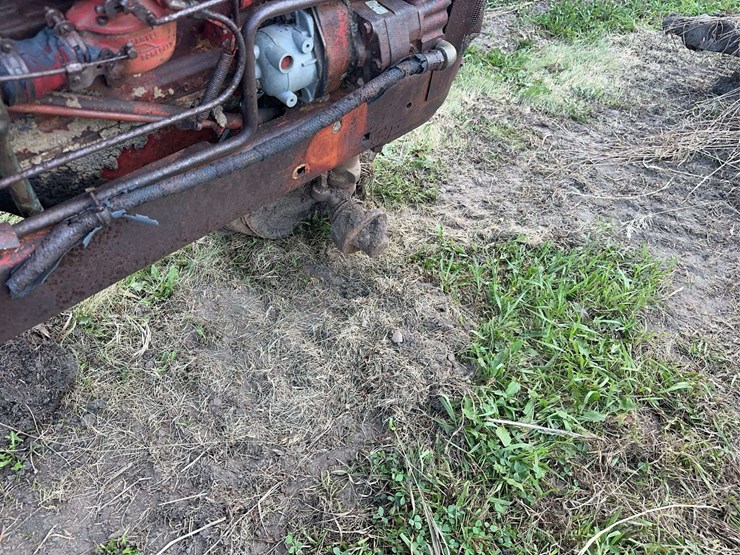 massey-harris-parts-tractor-image-16