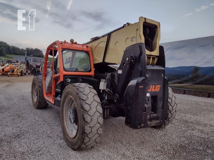 2017-jlg-1055-image-34