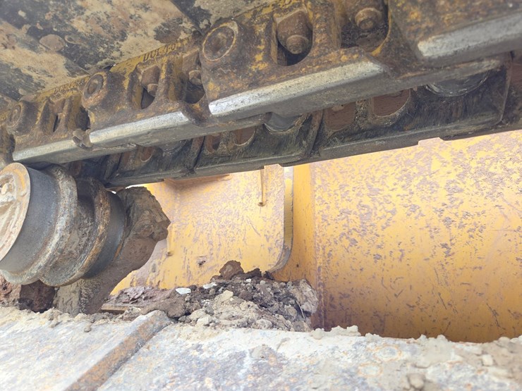 2004-deere-650h-xlt-image-52
