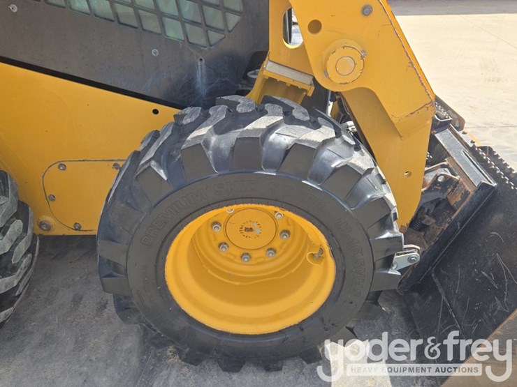 2019-caterpillar-226d-image-11