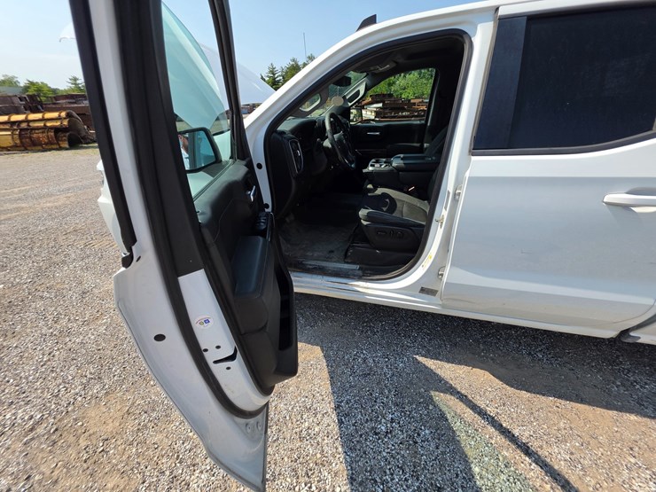 #25370-•-2019-chevrolet-silverado-pickup-truck-image-26
