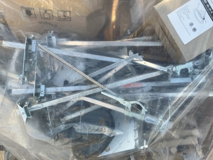 pallet-of-asst-electrical-hardware-&-lighting-image-4