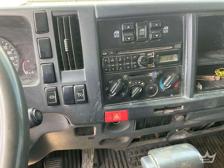 2009-utility-flatbed-image-14