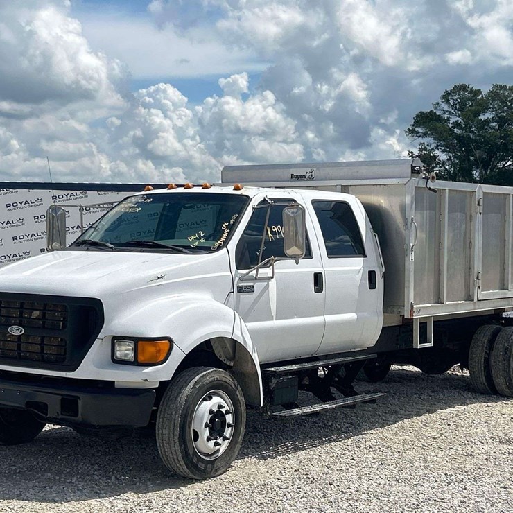 2002 FORD F650